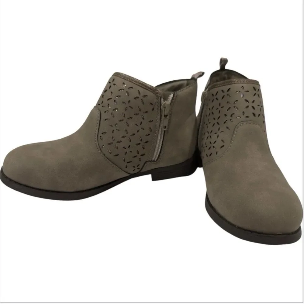 OshKosh Estell Ankle Boots Girls Size 1M Taupe Gray Laser Cut Glitter Booties